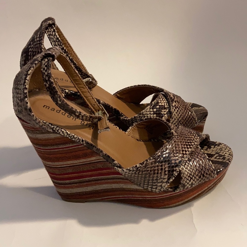 Madden Girl Wedges 8.5